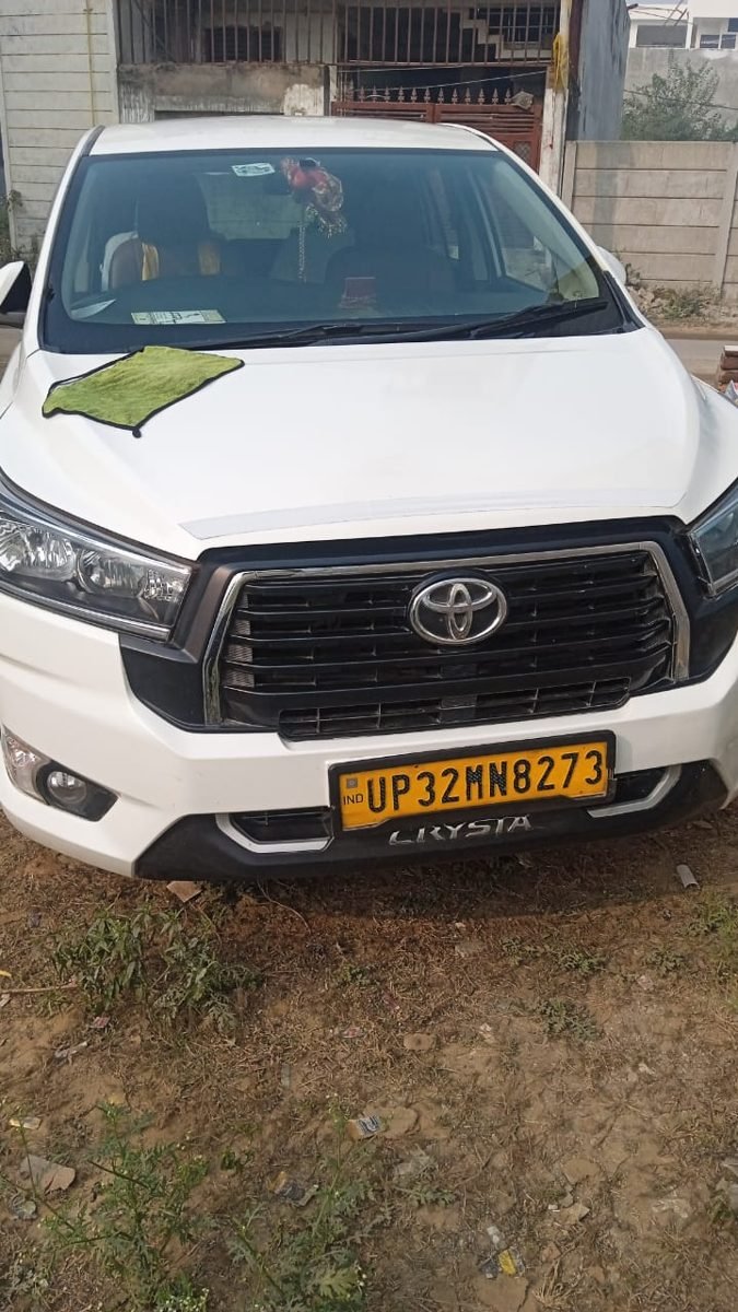 Toyota Innova - Close-Up