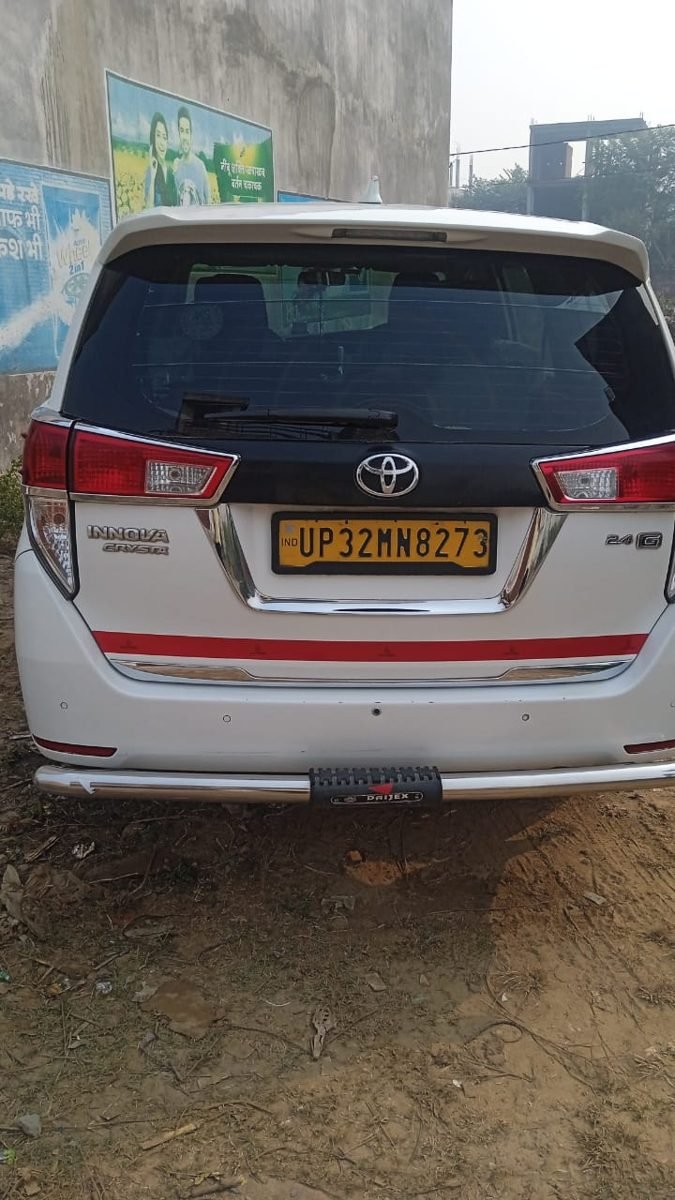 Toyota Innova - Rear View